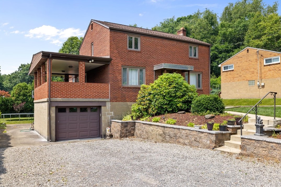 402 Rosebriar Dr, Glenshaw, PA 15116