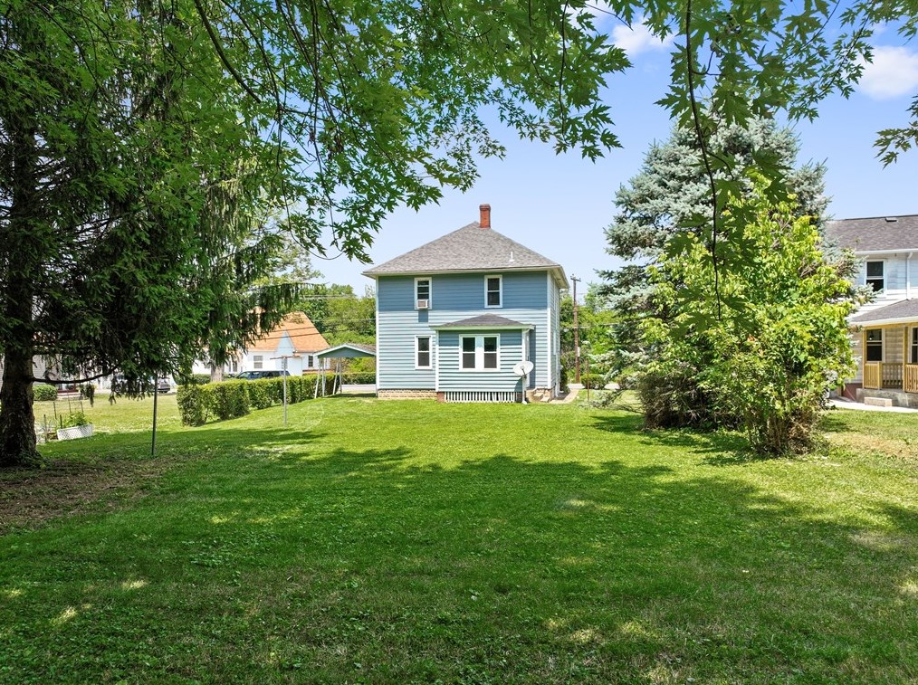 1327 Latrobe Derry Rd, Loyalhanna, PA 15661
