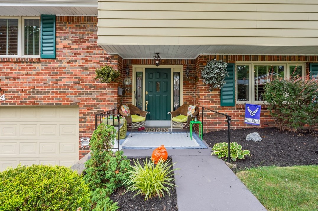384 Cavan Dr, Pittsburgh, PA 15236