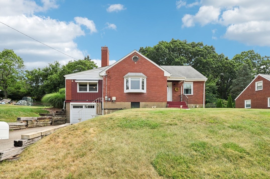 109 Oakwood Dr, Glenshaw, PA 15116