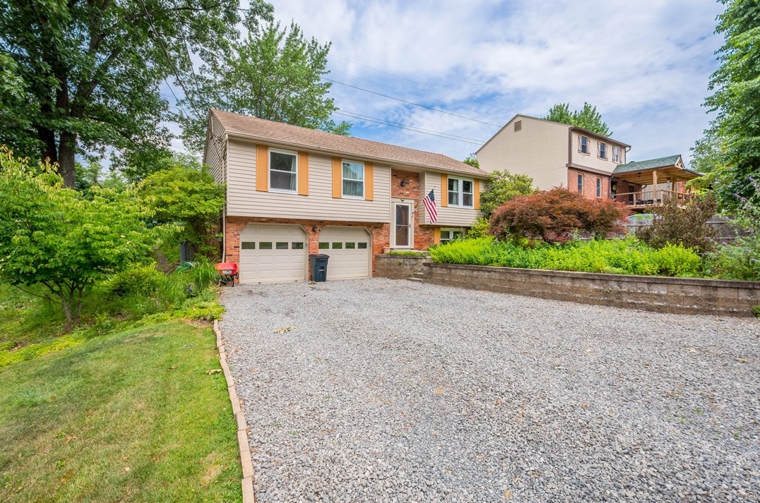 8 Leet St, Sewickley, PA 15143