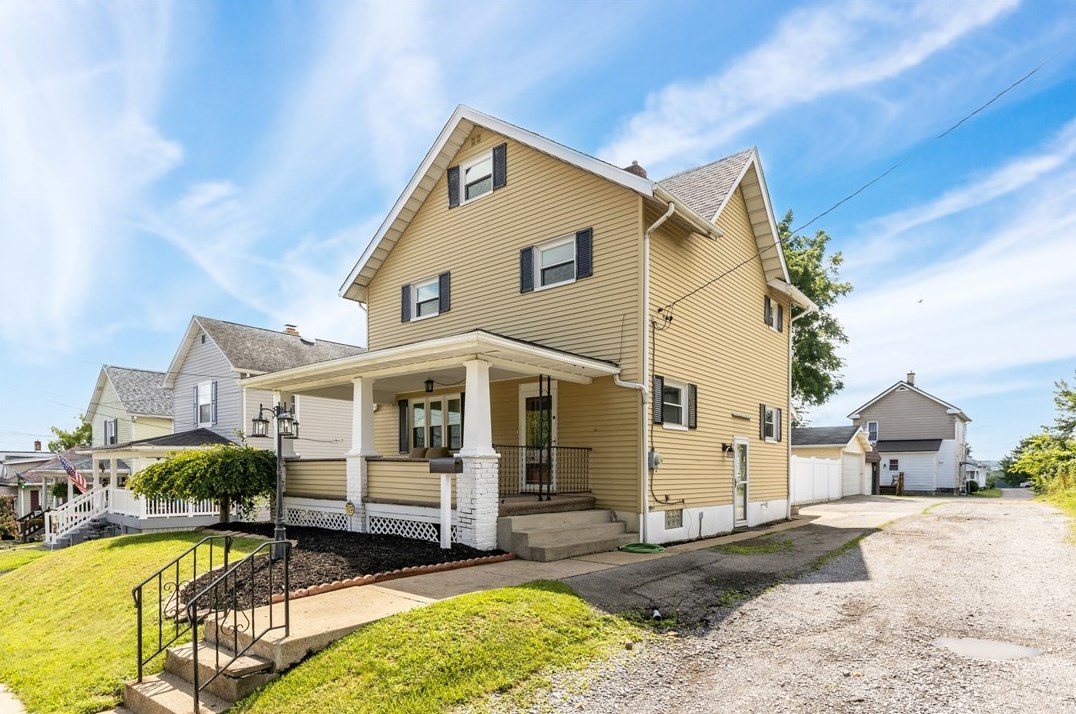 910 Temple Ave, New Castle, PA 16101