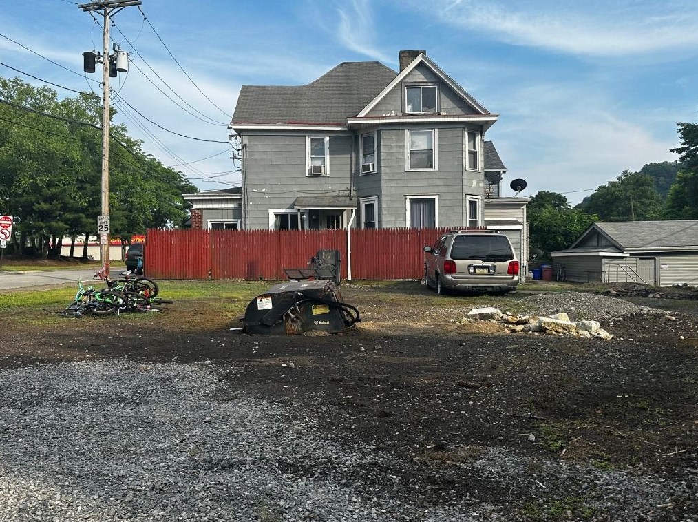 406 3rd Ave, New Brighton, PA 15066-1704
