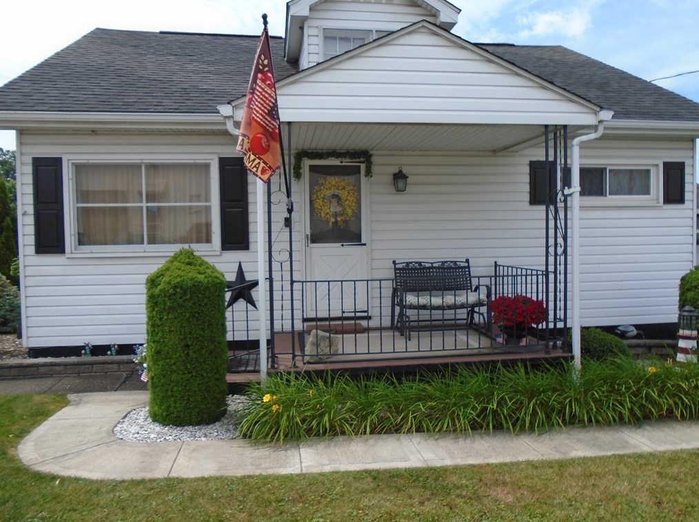 119 Station St, Loyalhanna, PA 15661
