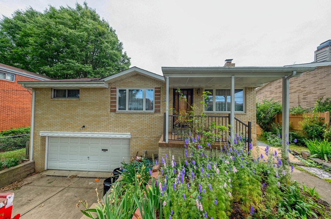 2423 Pin Oak Pl, Pittsburgh, PA 15220