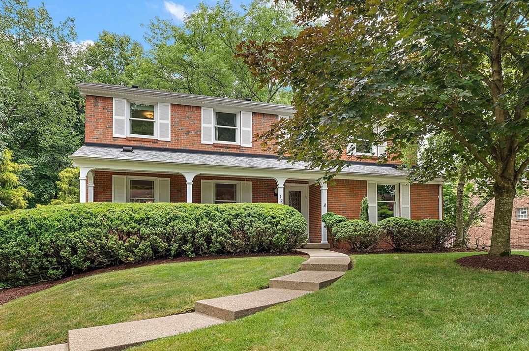 129 Old Suffolk Dr, Monroeville, PA 15146