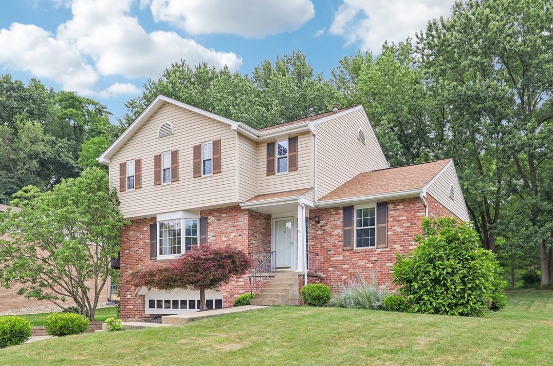 246 Kinvara Dr, Pittsburgh, PA 15237-3952