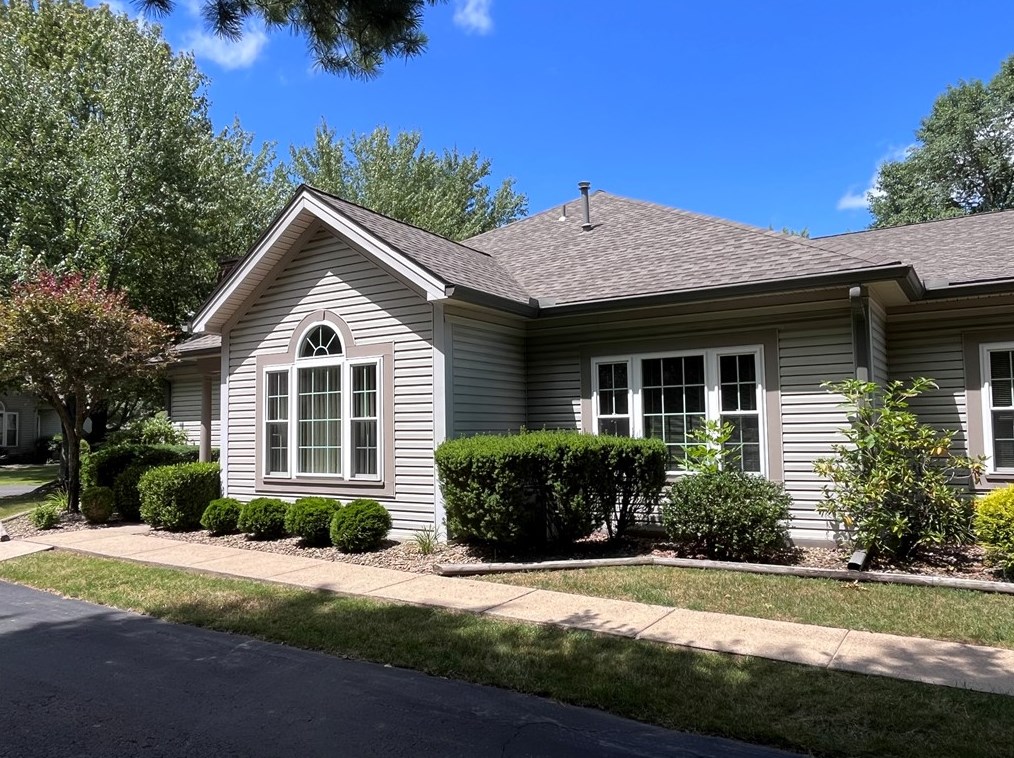 44 Stone Ridge, Hermitage, PA 16148