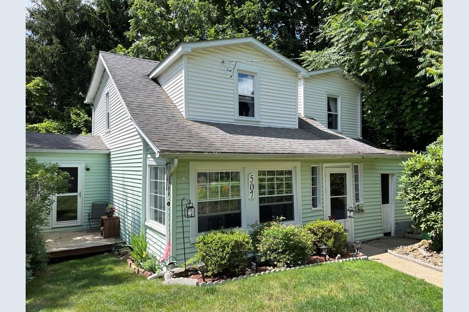 507 Martin St, New Castle, PA 16101 - MLS 1660416 - Coldwell Banker