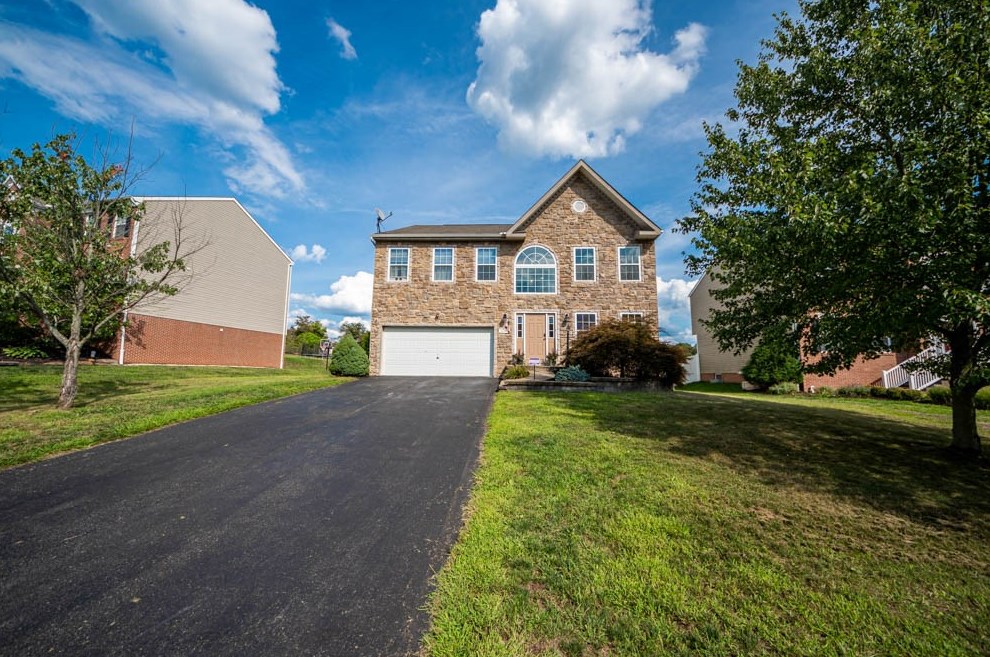 1119 Shawnee Ridge Dr, Cheswick, PA 15024-2357