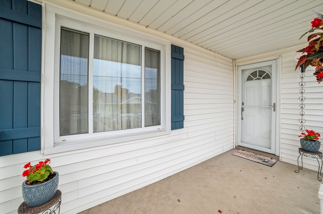 205 Dombroski Ave, New Kensington, PA 15068
