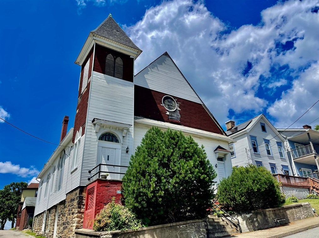 405 6th St, North Huntingdon, PA 15642