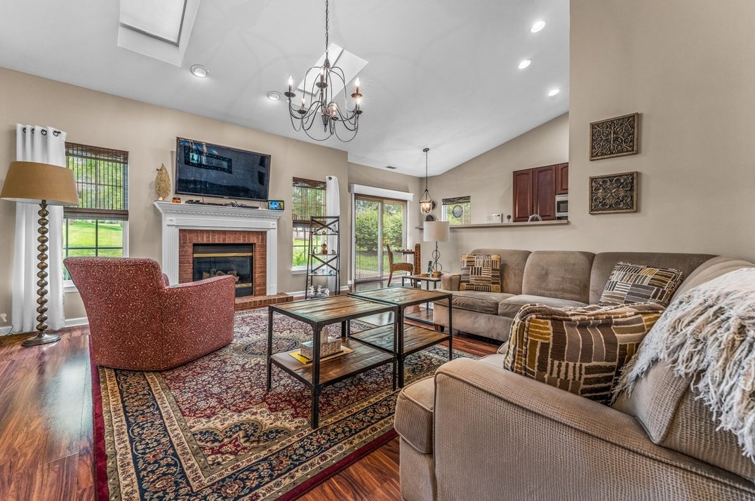 2 Links Dr, New Castle, PA 16101