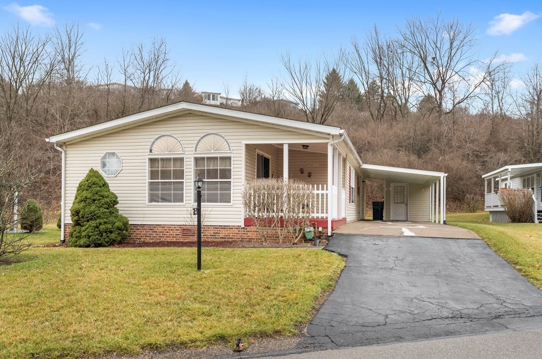 44 Stratford Ct, Collier Township, PA 15106