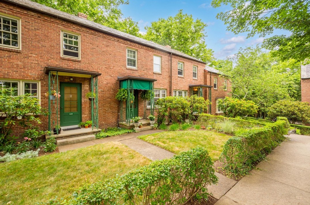 648 Pennridge Rd, Pittsburgh, PA 15211