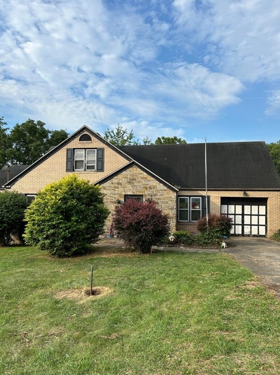 545 Vanderbilt Rd, Connellsville, PA 15425