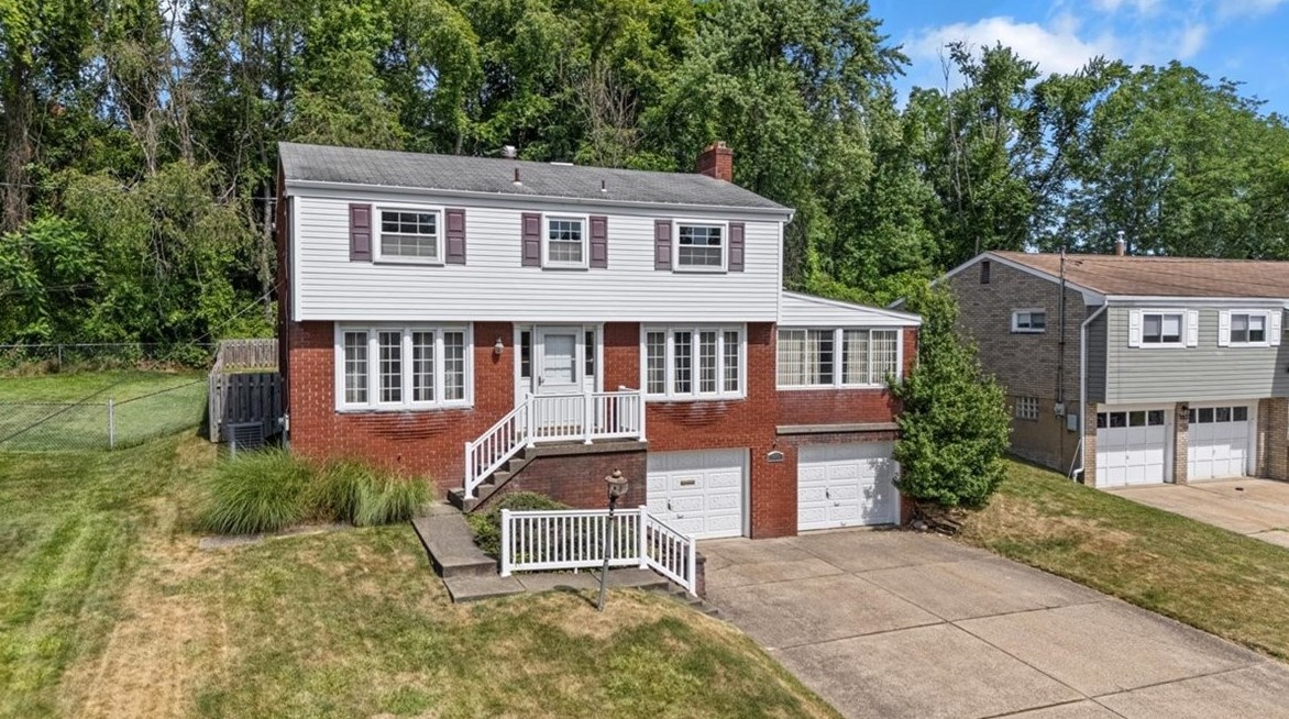 149 Mcalister Dr, Pittsburgh, PA 15235-4056