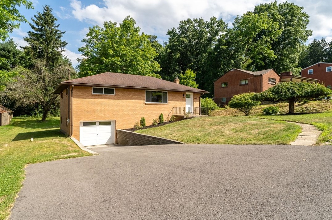 6421 Union Ave, Finleyville, PA 15332