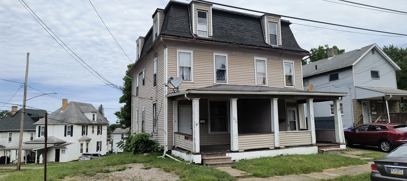 753 Lathrop St, New Castle, PA 16101