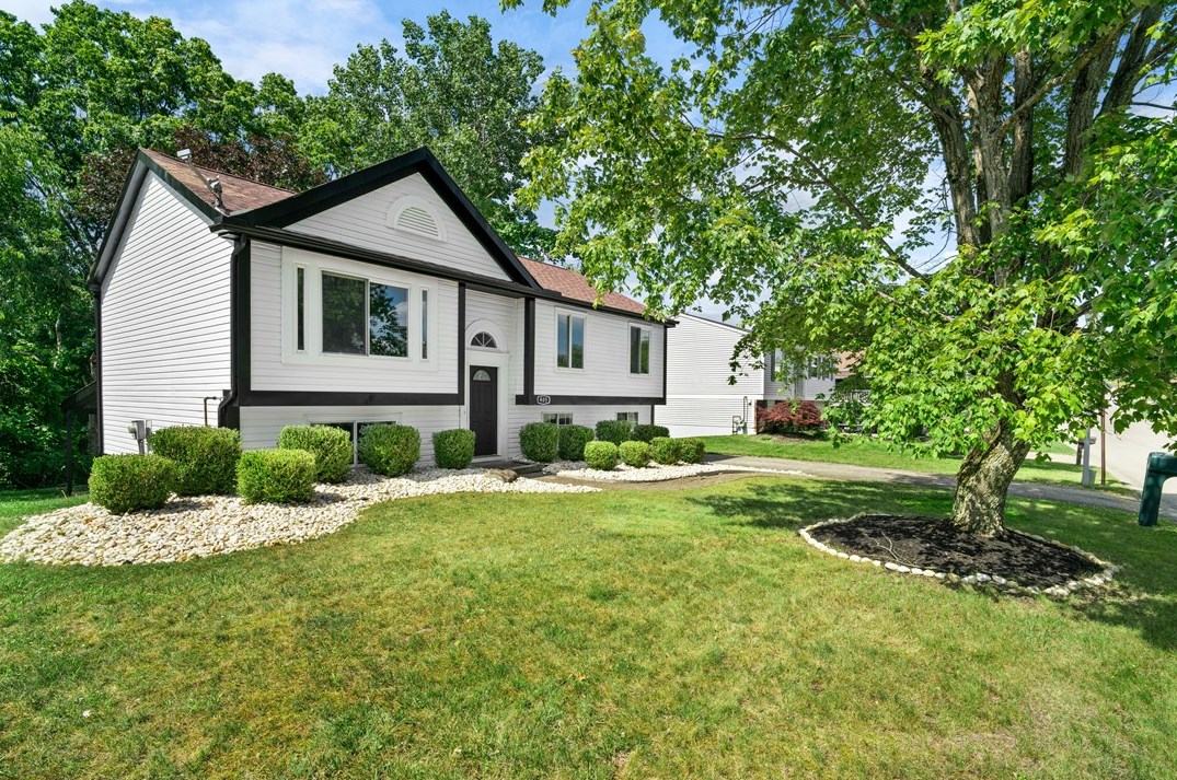 405 Rampart Blvd, New Kensington, PA 15068