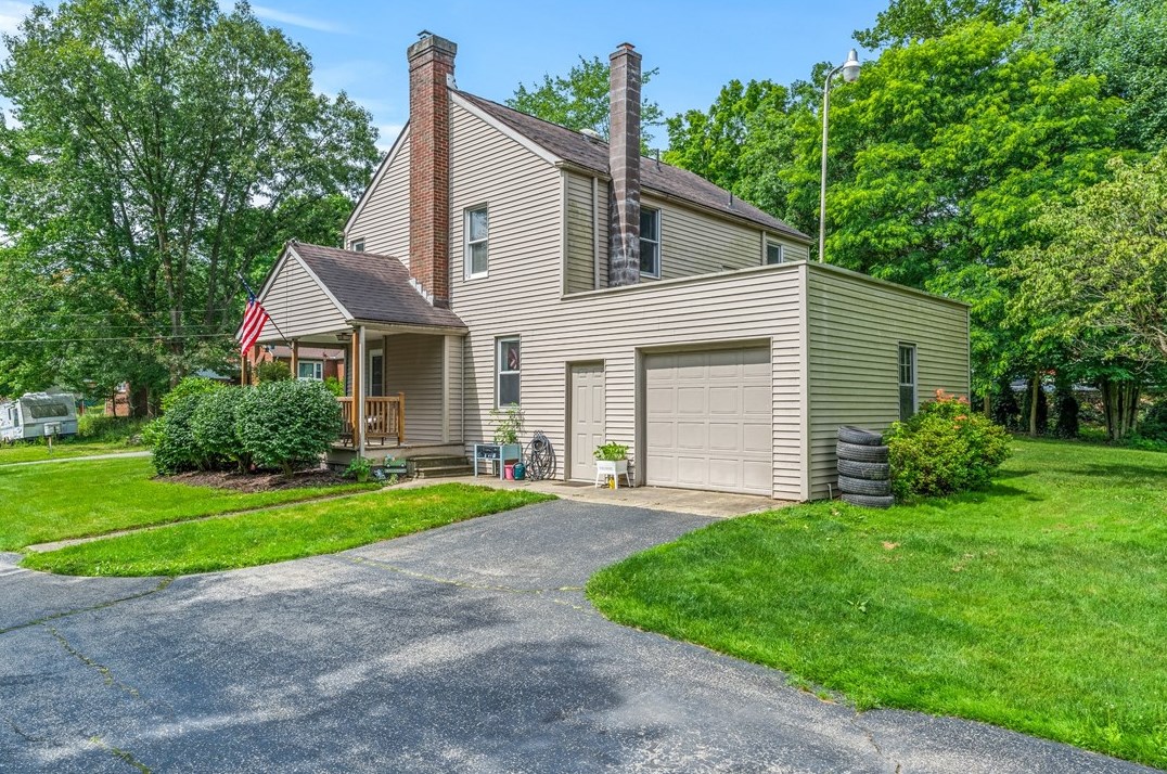 530 Superior St, Hermitage, PA 16148
