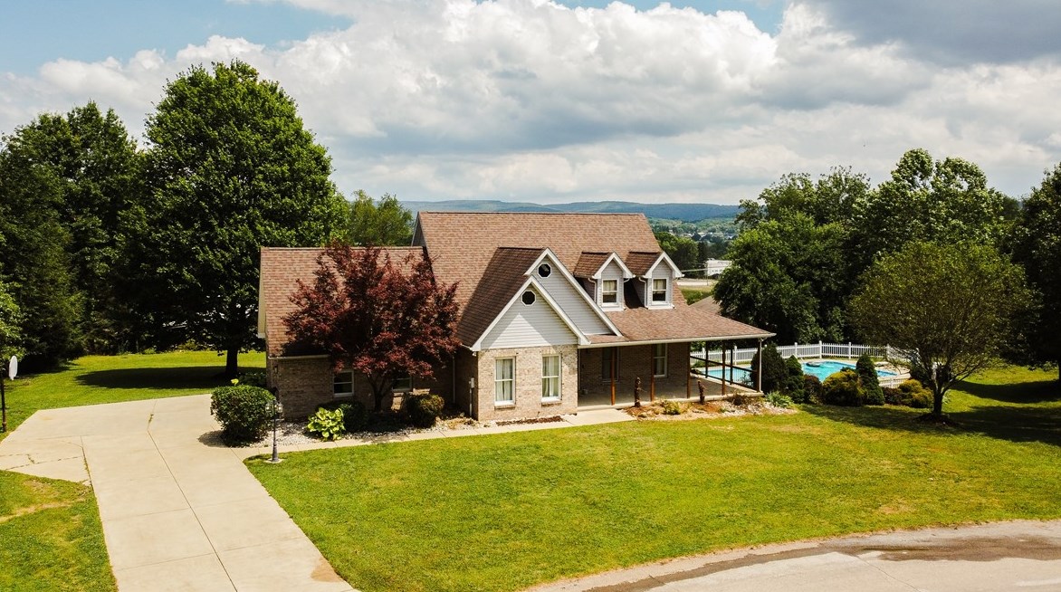 1006 Marjorie Ann Dr, Latrobe, PA 15650