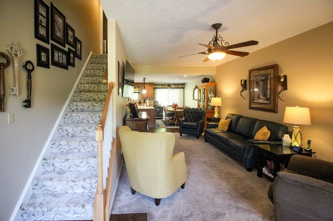 47 Elena Ave, New Kensington, PA 15068
