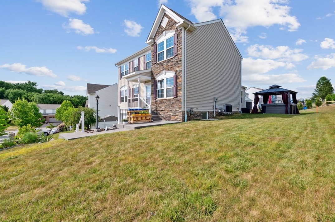 2361 Haflinger Dr, North Huntingdon, PA 15642