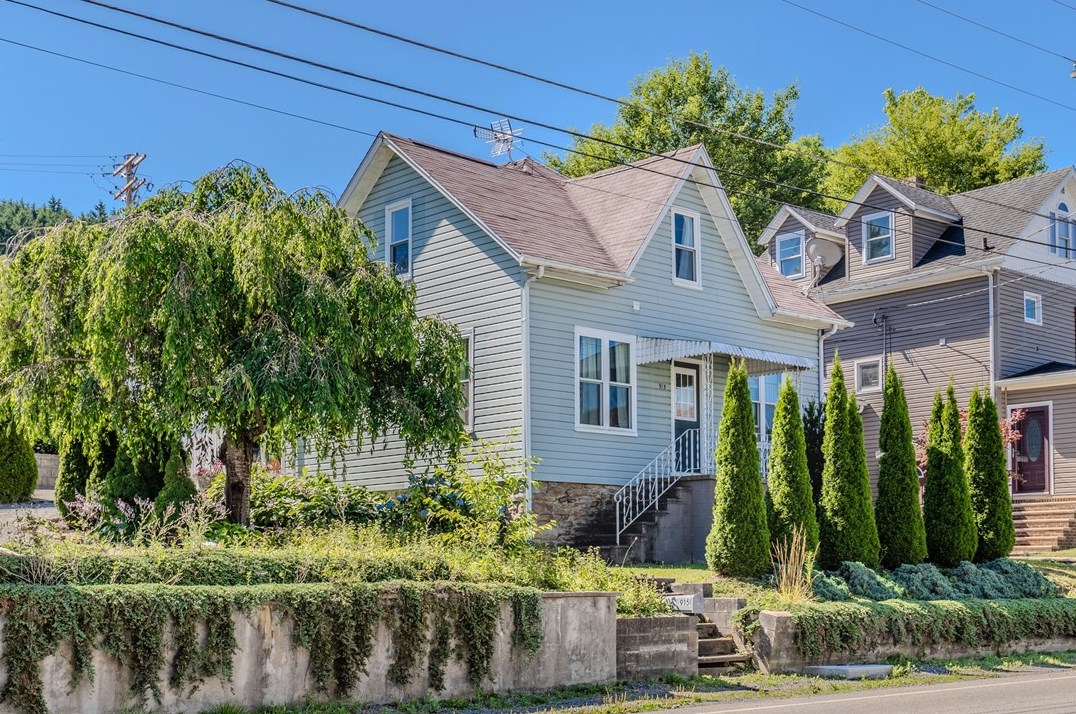 915 Barn St, Hooversville, PA 15936