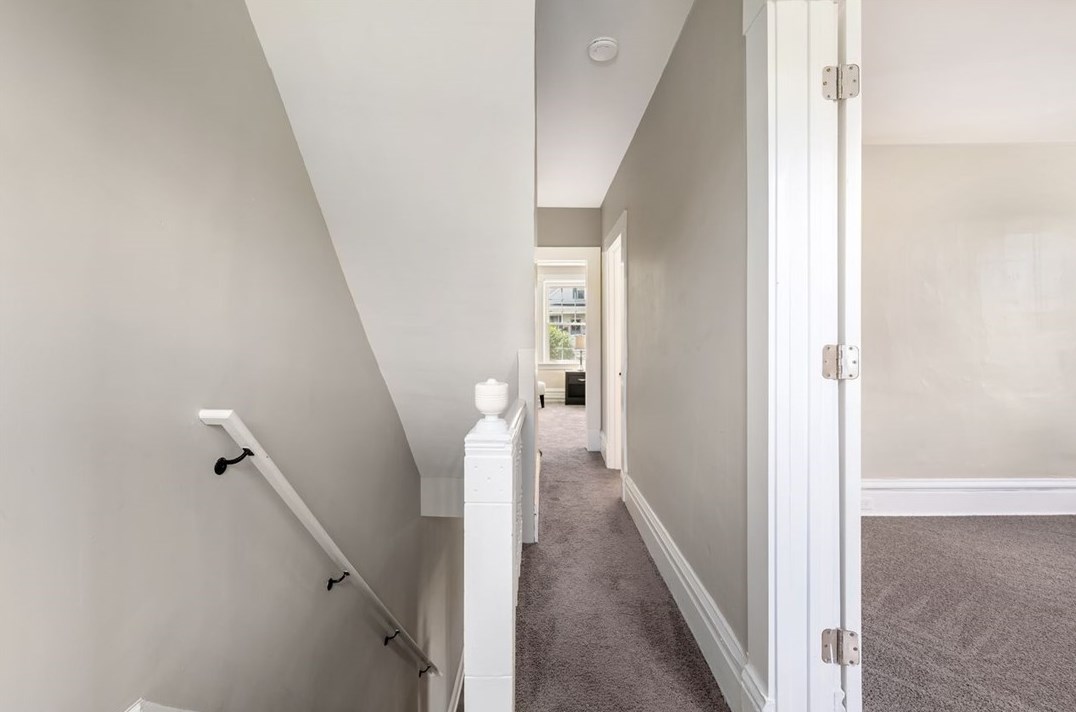 223 Linnview Ave, Pittsburgh PA  15210-3719 exterior