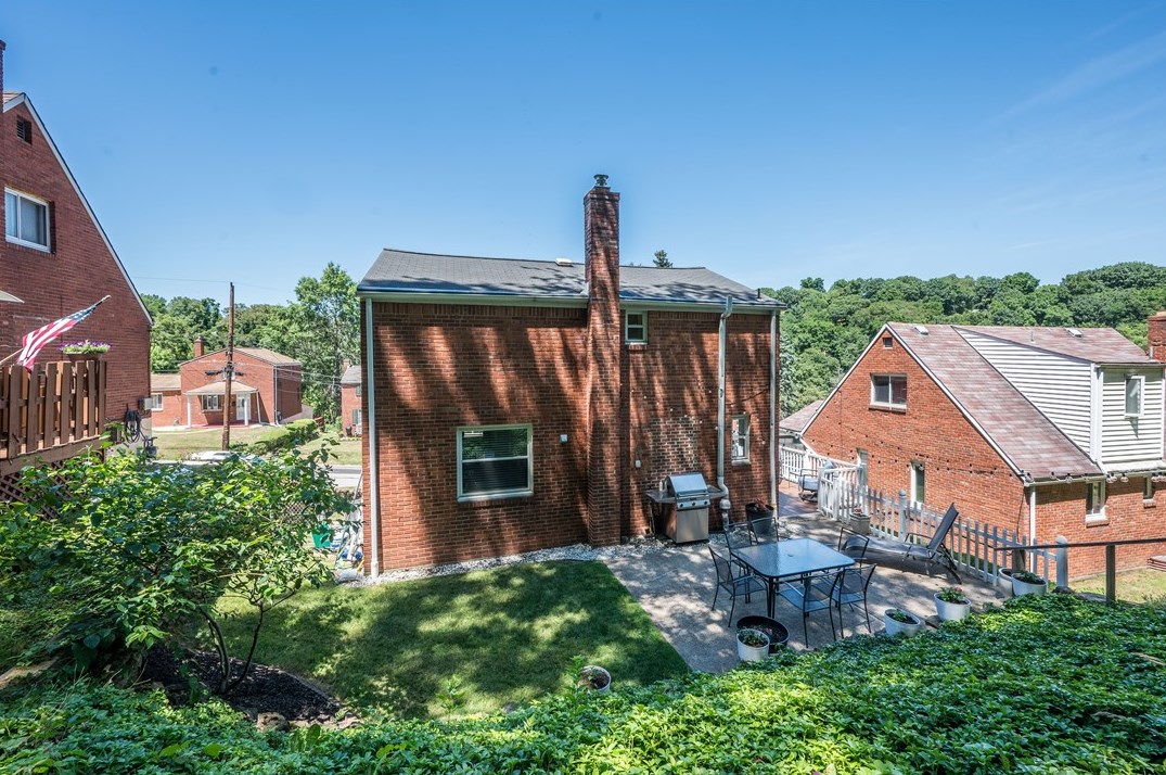 936 Roland Rd, Pittsburgh PA  15221-3961 exterior