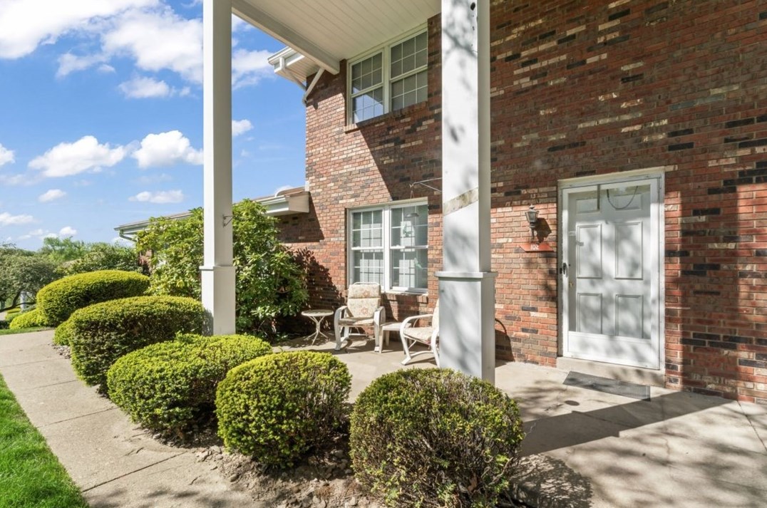2902 Darlington Rd, Beaver Falls, PA 15010-9685