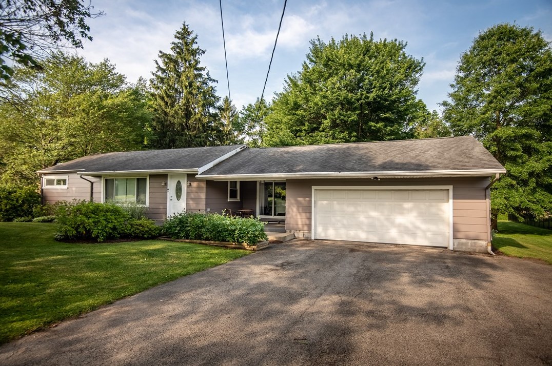 1010 S Keel Ridge, Hermitage, PA 16148