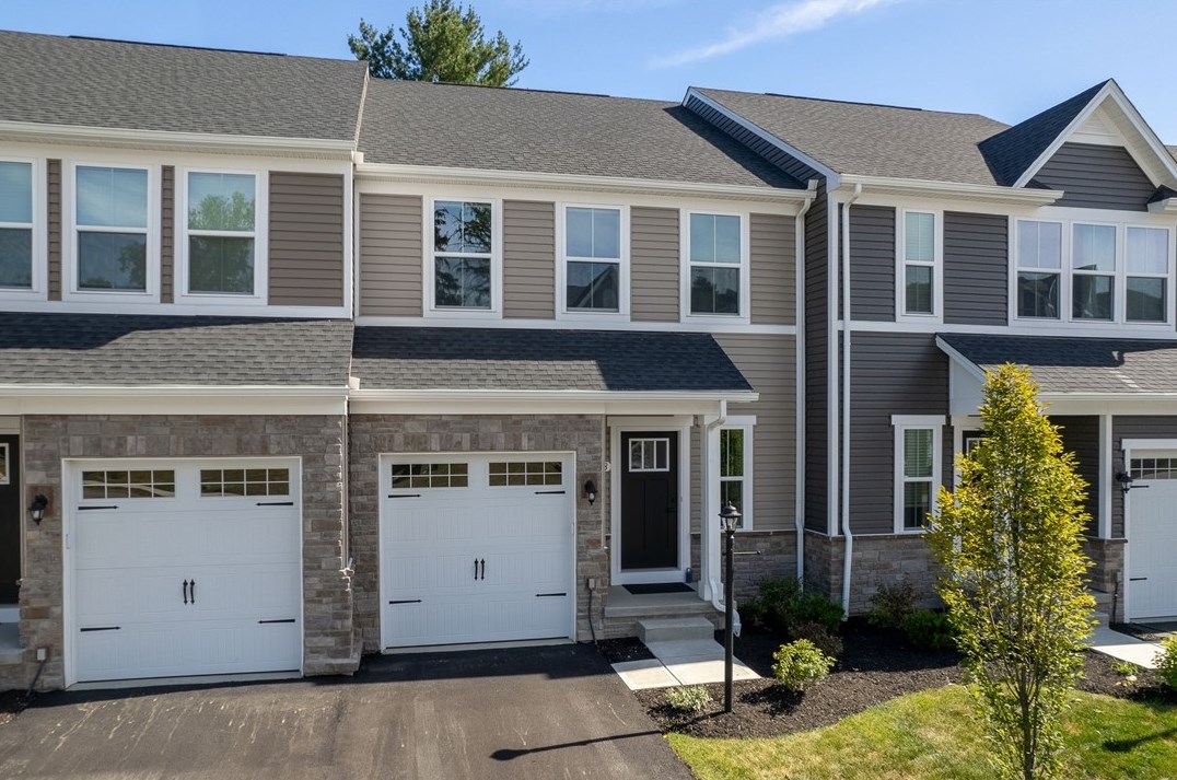 258 Chesna Dr, Pittsburgh, PA 15234