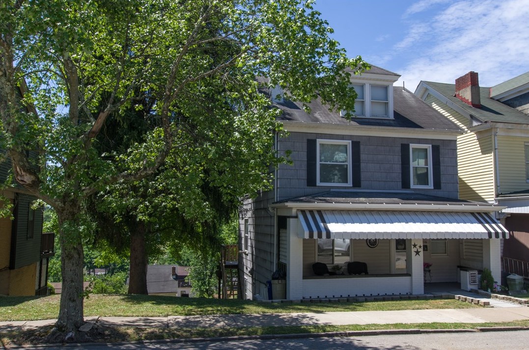 216 E Meyers St, Pittsburgh, PA 15210