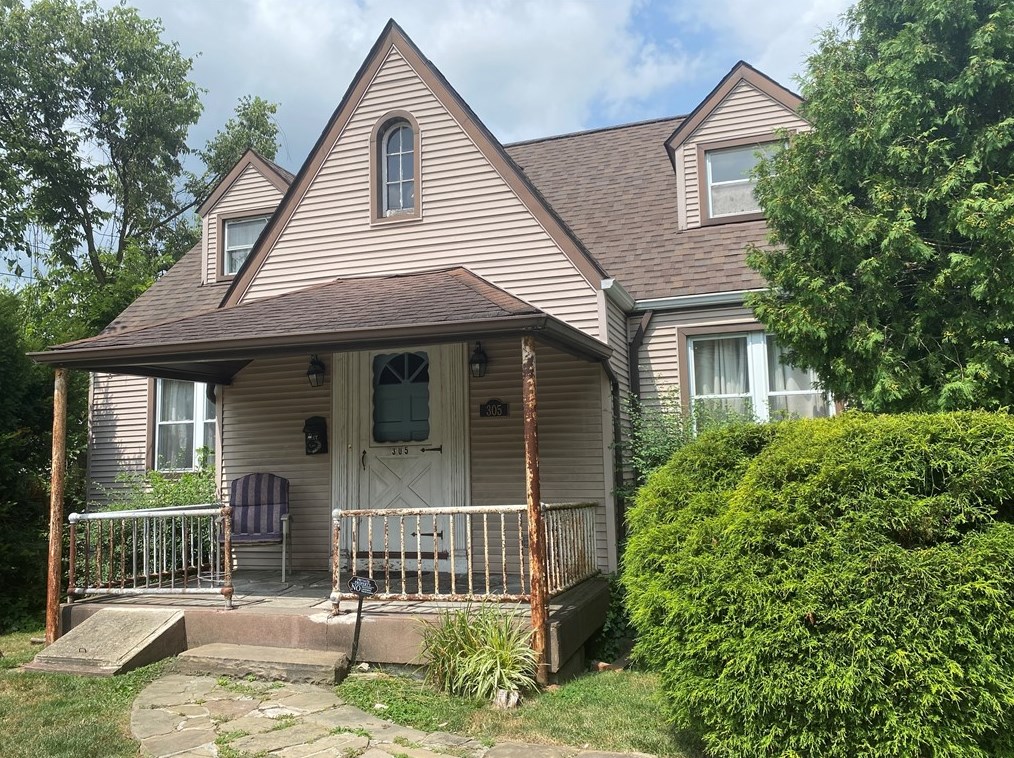 305 N Water St, West Newton, PA 15089
