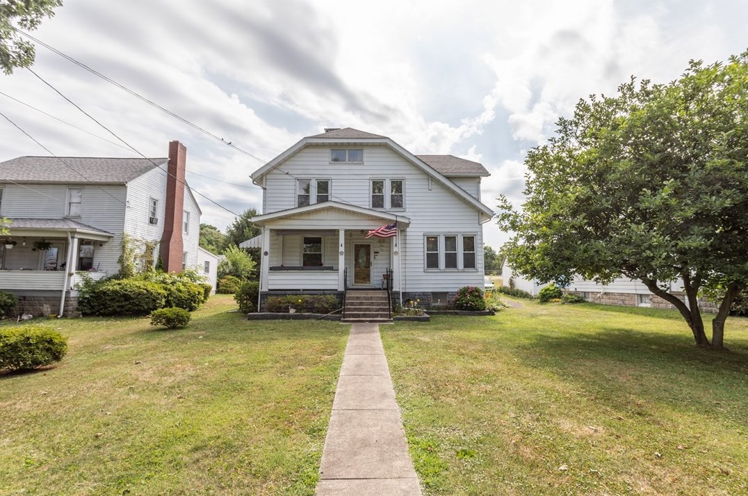 703 E Crawford Ave, Connellsville, PA 15425
