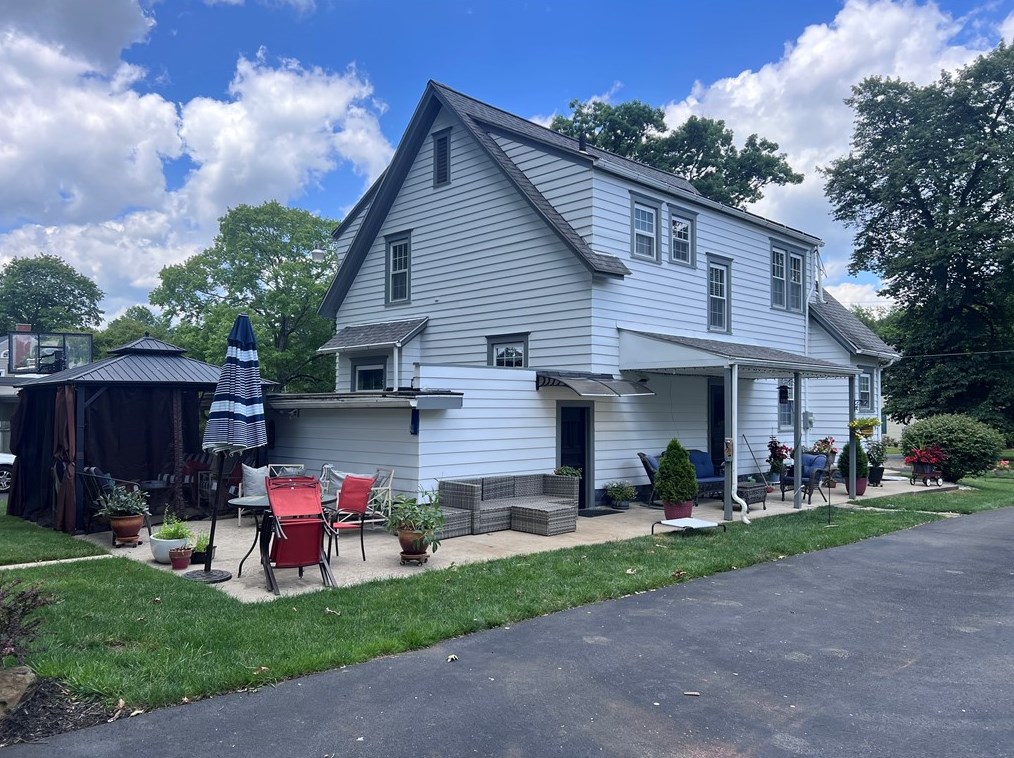 122 E Fairfield Ave, New Castle, PA 16105