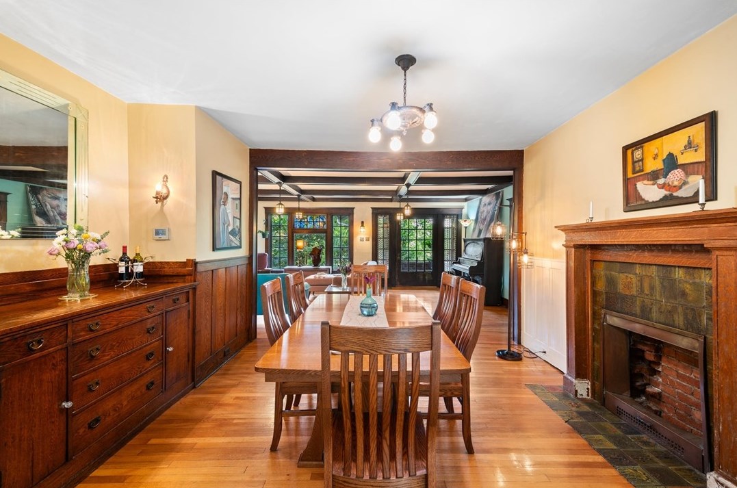 36 Forest Hills Rd, Pittsburgh, PA 15221