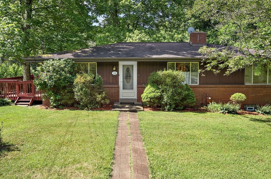 109 Westholm Dr, Sewickley, PA 15143