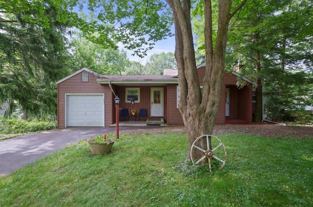 3834 Anderson Rd, Gibsonia, PA 15044