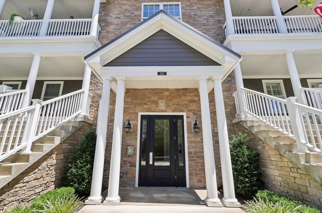 200 3rd St #b, Oakmont, PA 15139