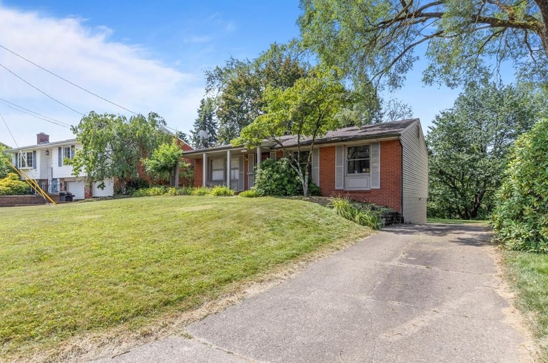14580 Michael, North Huntingdon, PA 15642