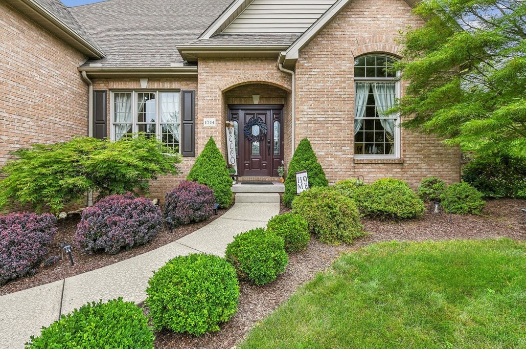 1714 Briarwood Ln, Pittsburgh, PA 15239