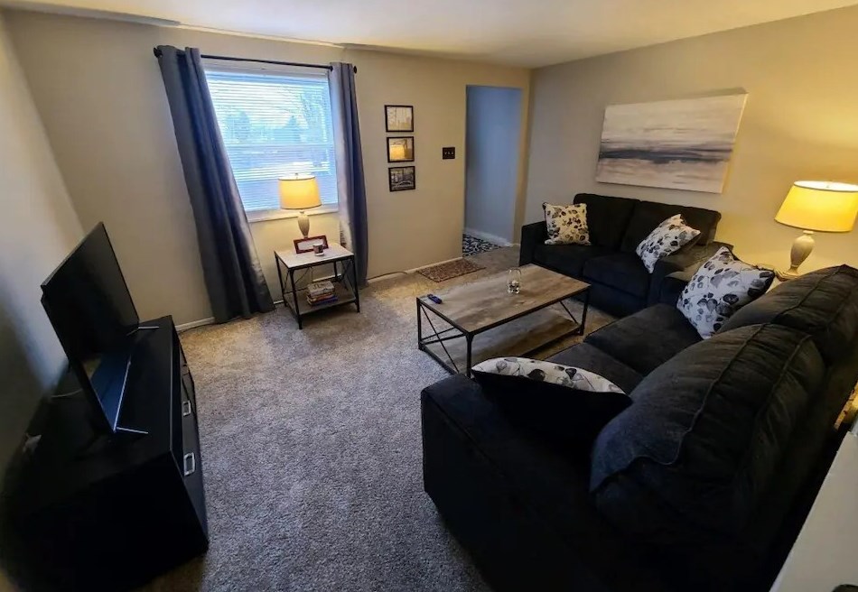 334 Moon Clinton Rd #b, Moon Twp, PA 15108