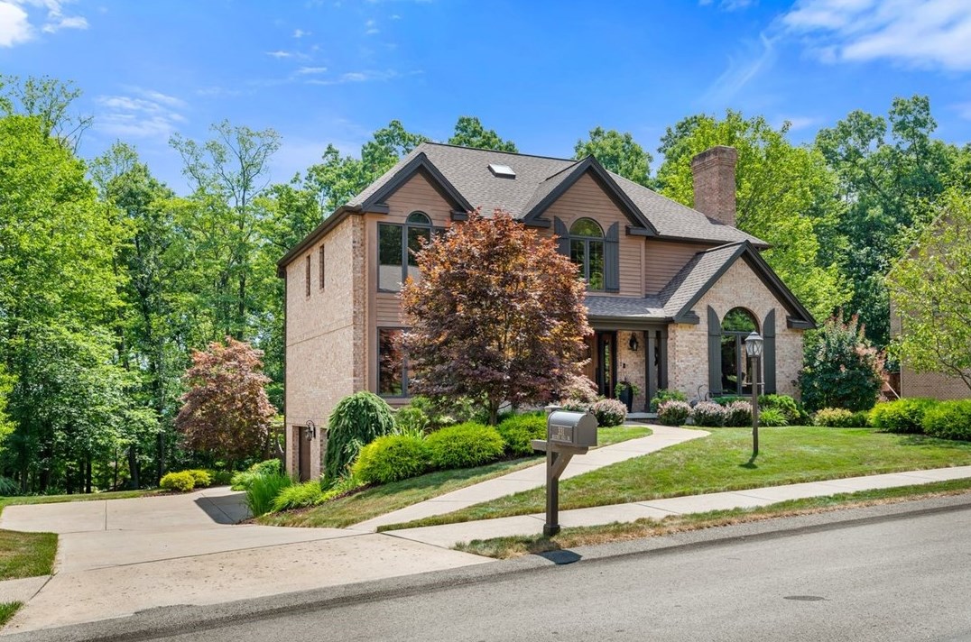 331 Heather Hill Dr, Gibsonia, PA 15044