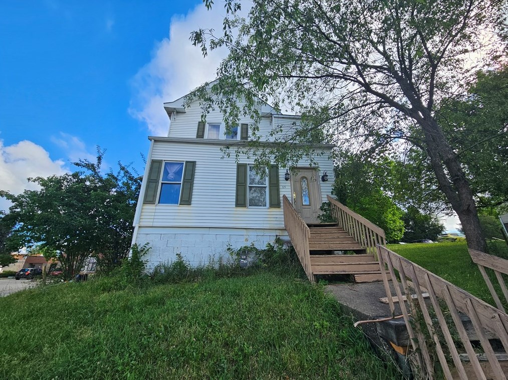 15 Central Ave, Washington, PA 15301