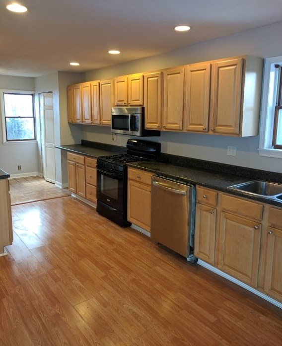 1040 N Bluff Dr, New Kensington, PA 15068