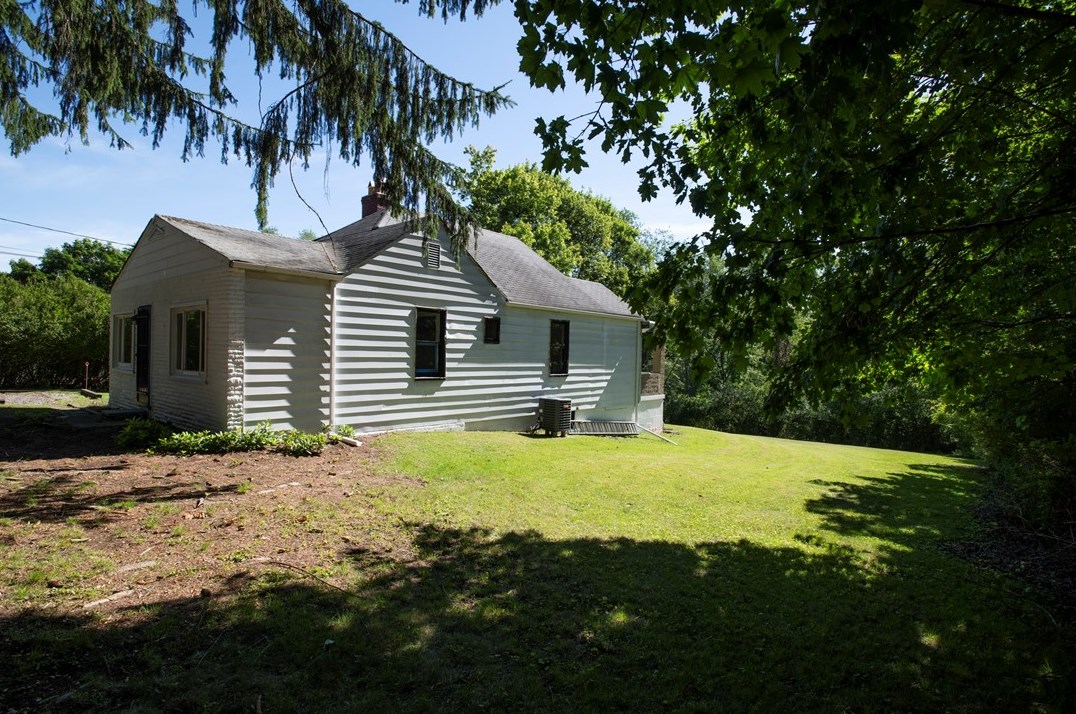 2712 W Bardonner Rd, Gibsonia, PA 15044
