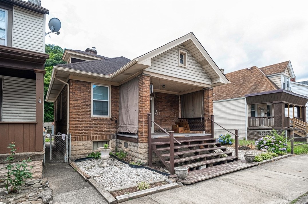 65 Dewey St, Pittsburgh, PA 15223